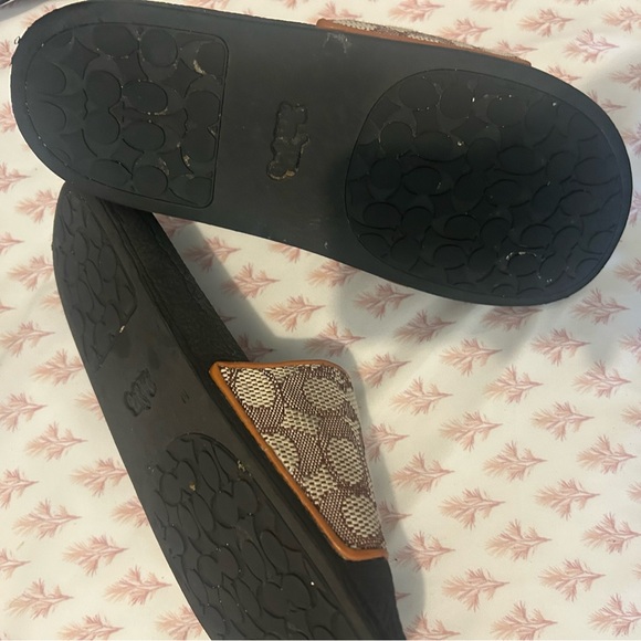 Disney Parks Signature Textile Jacquard Mickey Slides size 10 - Picture 4 of 5